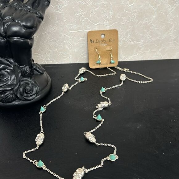 Rhinestone skull and spike necklace & earring set - Picture 3 of 5